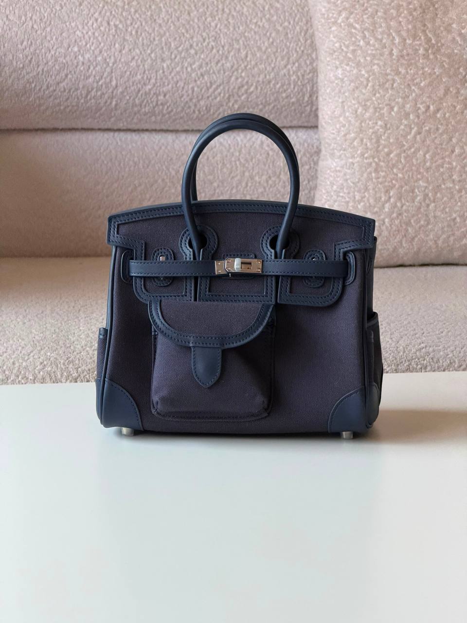 Hermes
Birkin 25cm💕master quality😍with box❤️
610 dhs✅

Zain52
♥️♥️♥️
