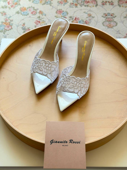 Gianvito Rossi
Master quality 
Size: 36 to 41
450 dhs🇦🇪🇦🇪

Zain318
♥️♥️♥️