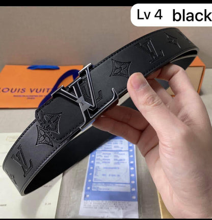 LV Belt

With box 
🎁🎁🎁

40 dhs🪙💕

Zain93
♥️♥️♥️