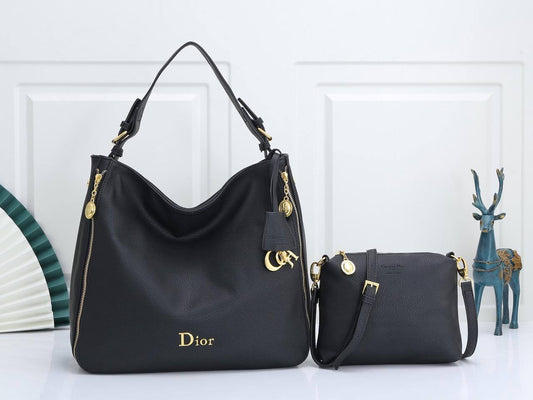 Dior 2 in 1
Size : 35 * 17 com
100 dhs🪙💚

Zain115
♥️♥️♥️