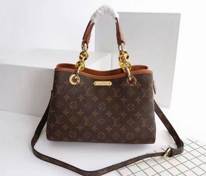LV - Gucci
110 dhs❣️
size 30cm

Zain26
♥️♥️♥️