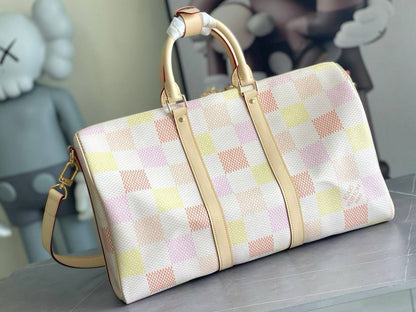 LV

TRAVELLING BAG COPY ONE 

SPECIAL OFFER ONLY 

125 dhs🪙🌨️
⛔️

Zain39
♥️♥️♥️