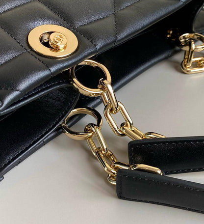 DIOR 
GOOD QUALITY 
110 dhs🇦🇪🇦🇪

Zain295
♥️♥️♥️