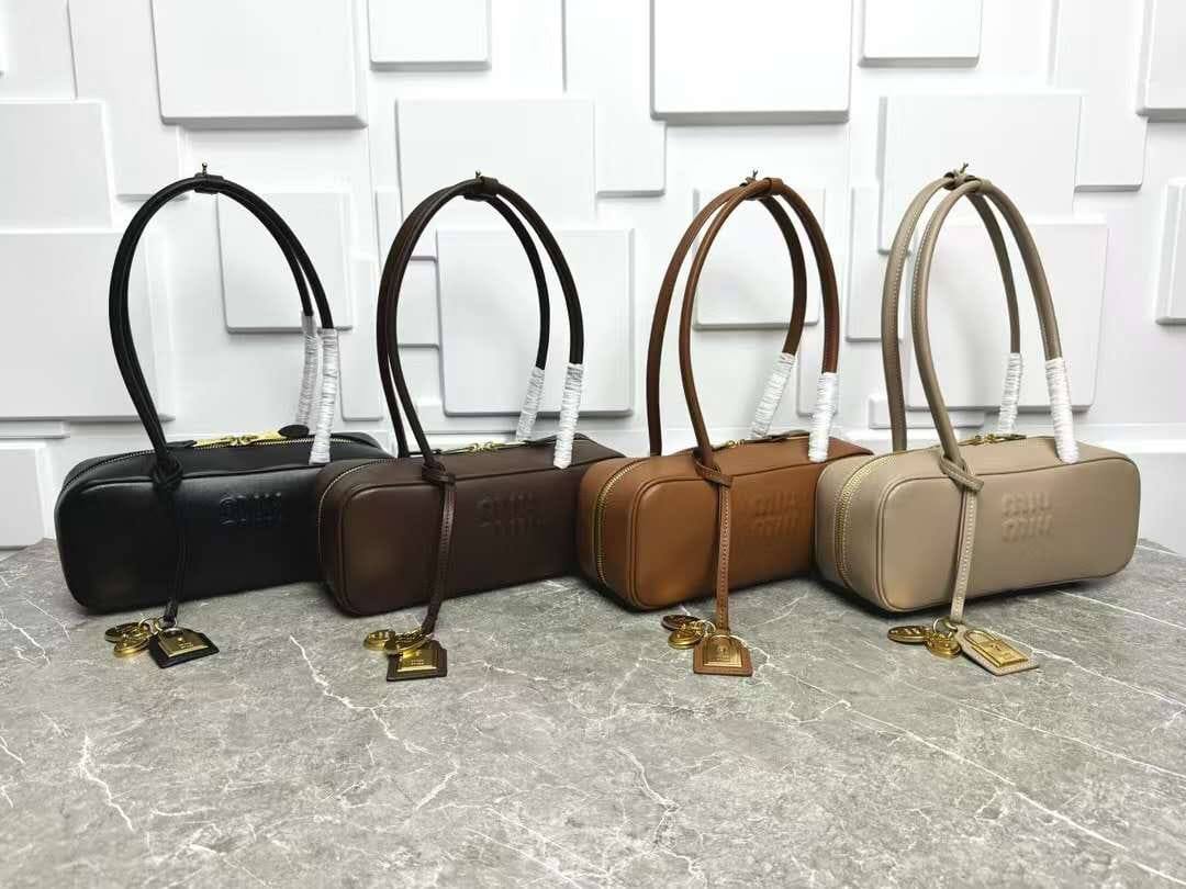 New Stock
Master Bags
For Price 👇 WTSP Text Zain 0568585901
0507557372
0544061607

Zain10
♥️♥️♥️