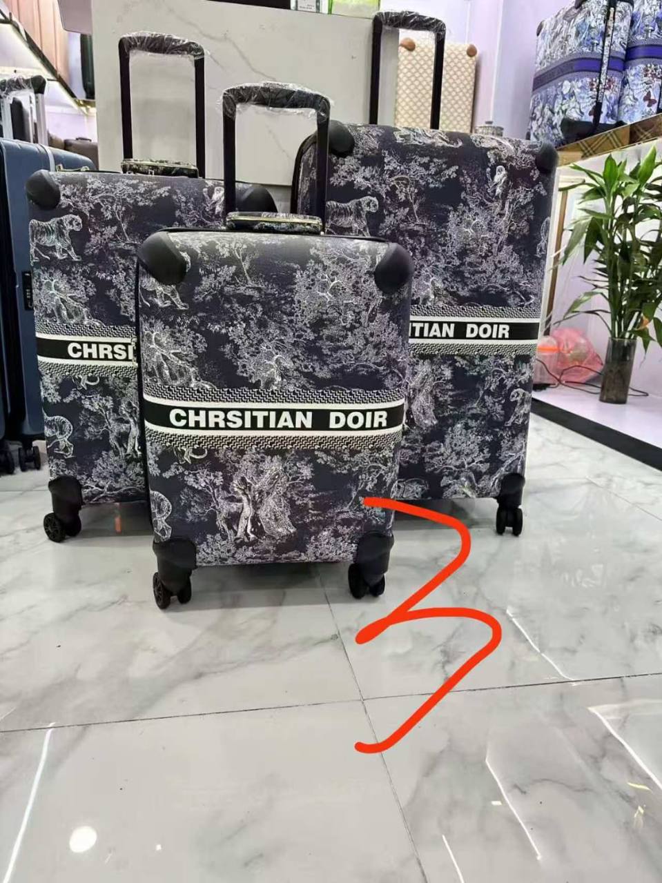 Travel Bags Set
540 dhs🪙🌨️

Zain200
♥️♥️♥️