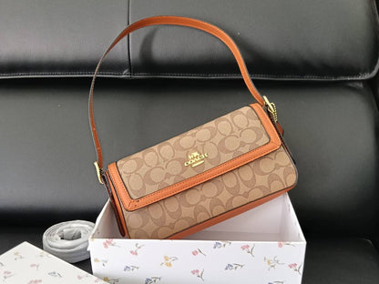 Coach
80 dhs🇦🇪

with box
🎁🎁🎁

size 25cm

Zain26
♥️♥️♥️