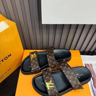 NEW CAME
LV
GOOD QUALITY
105 dhs✅
 36 TO 41

Zain40
♥️♥️♥️