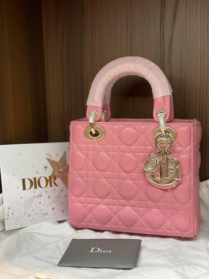 Super Master Bags +++
Loro Piana
Dior
Goyard
Miu Miu 
For Price 👇 WTSP Text Zain 0568585901

Zain255
♥️♥️♥️