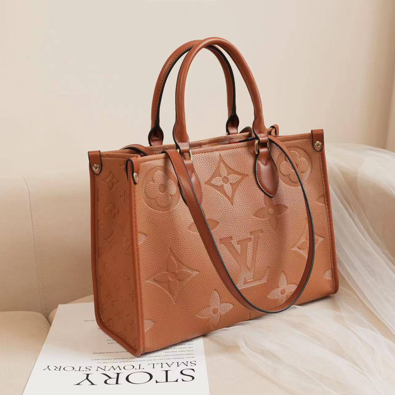 LV - Prada
110 dhs🌺

Zain143
♥️♥️♥️