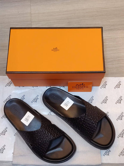 Hermes Slipper, 
High Quality 
Size 40 To 45
105 dhs❣️

Zain16
♥️♥️♥️