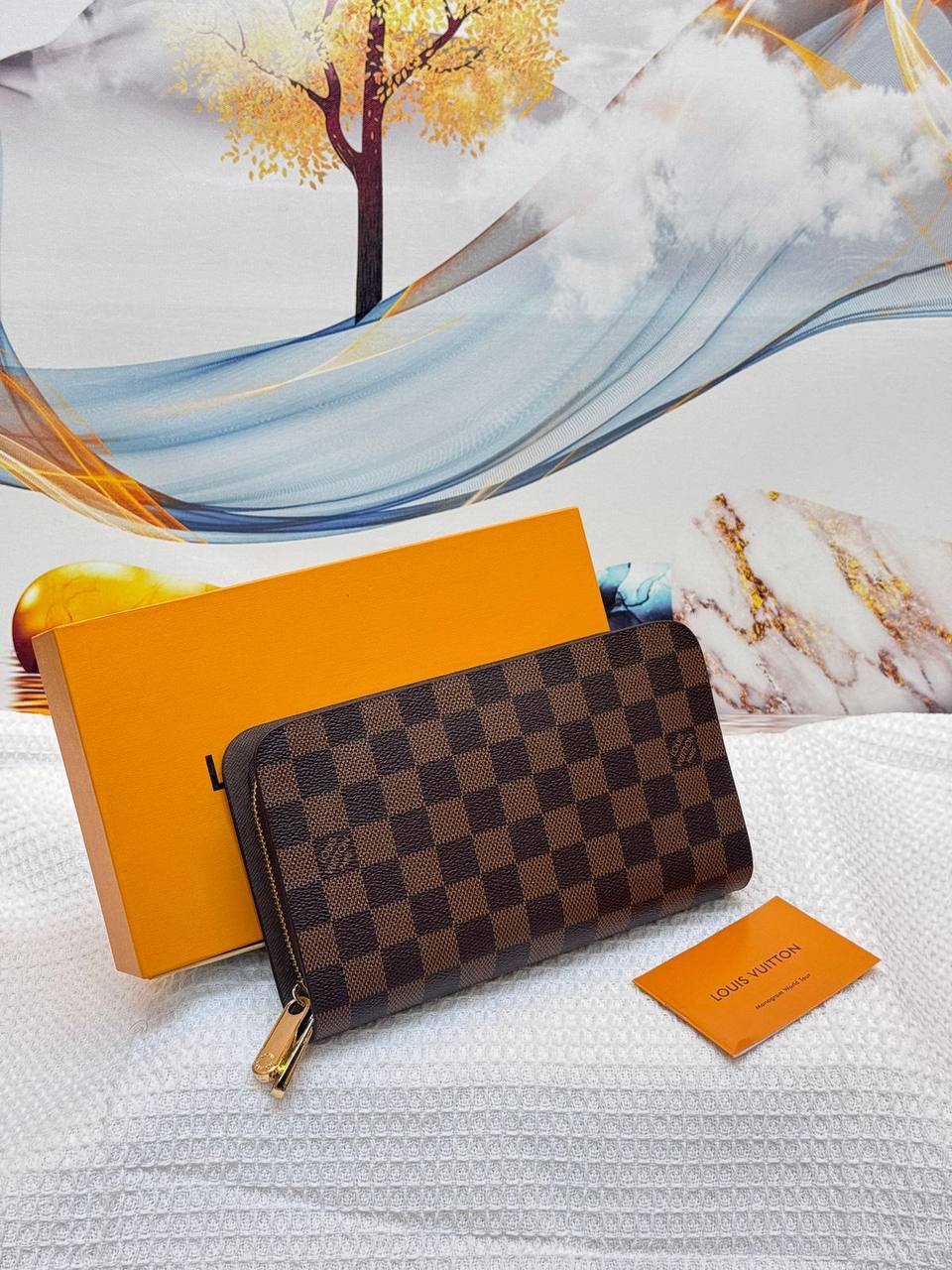 lv

best quality 
with box

110 dhs🇦🇪🇦🇪

size22CM
Zain290
♥️♥️♥️