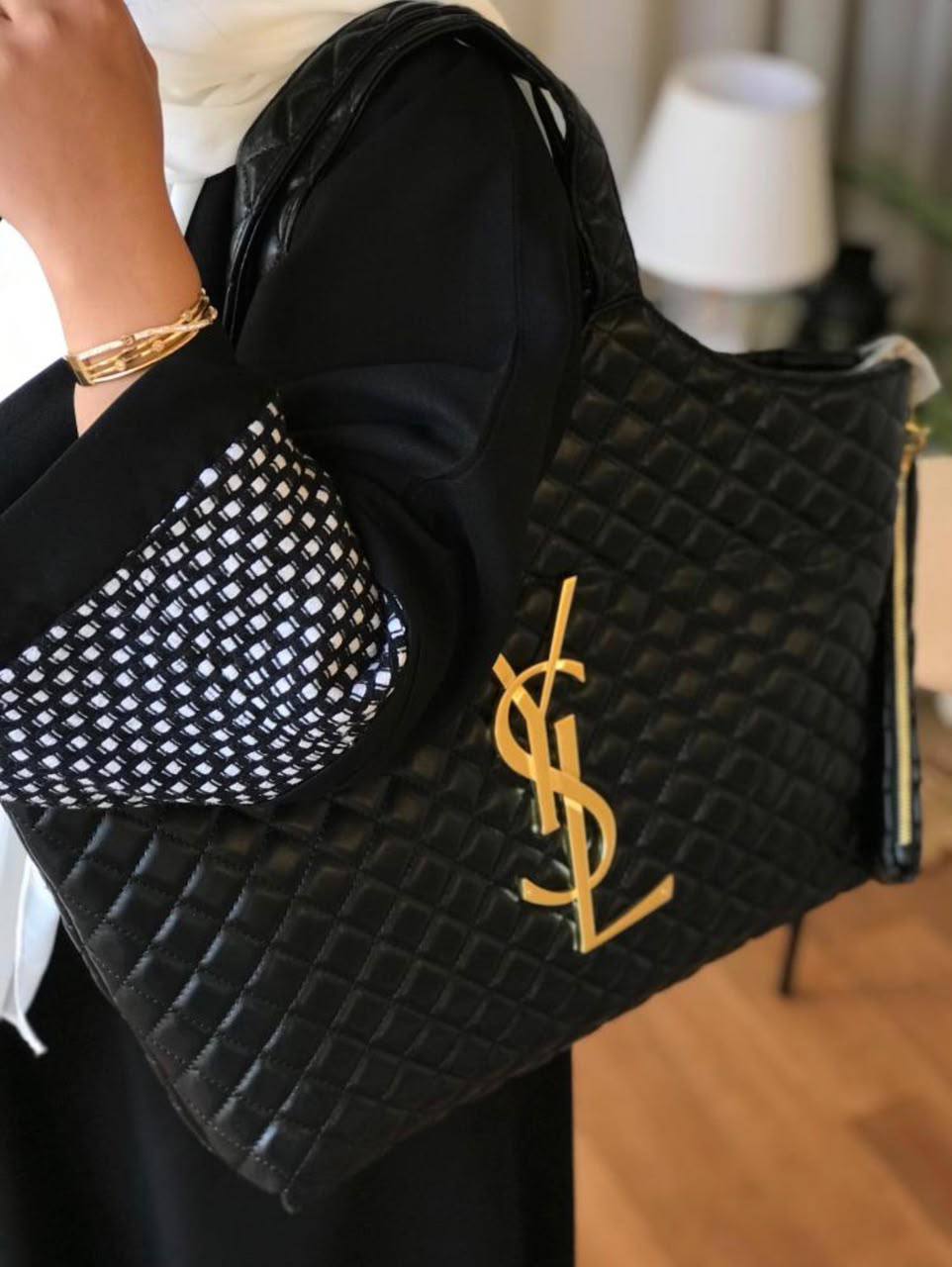 YSL

100 dhs🇦🇪

Zain35
♥️♥️♥️