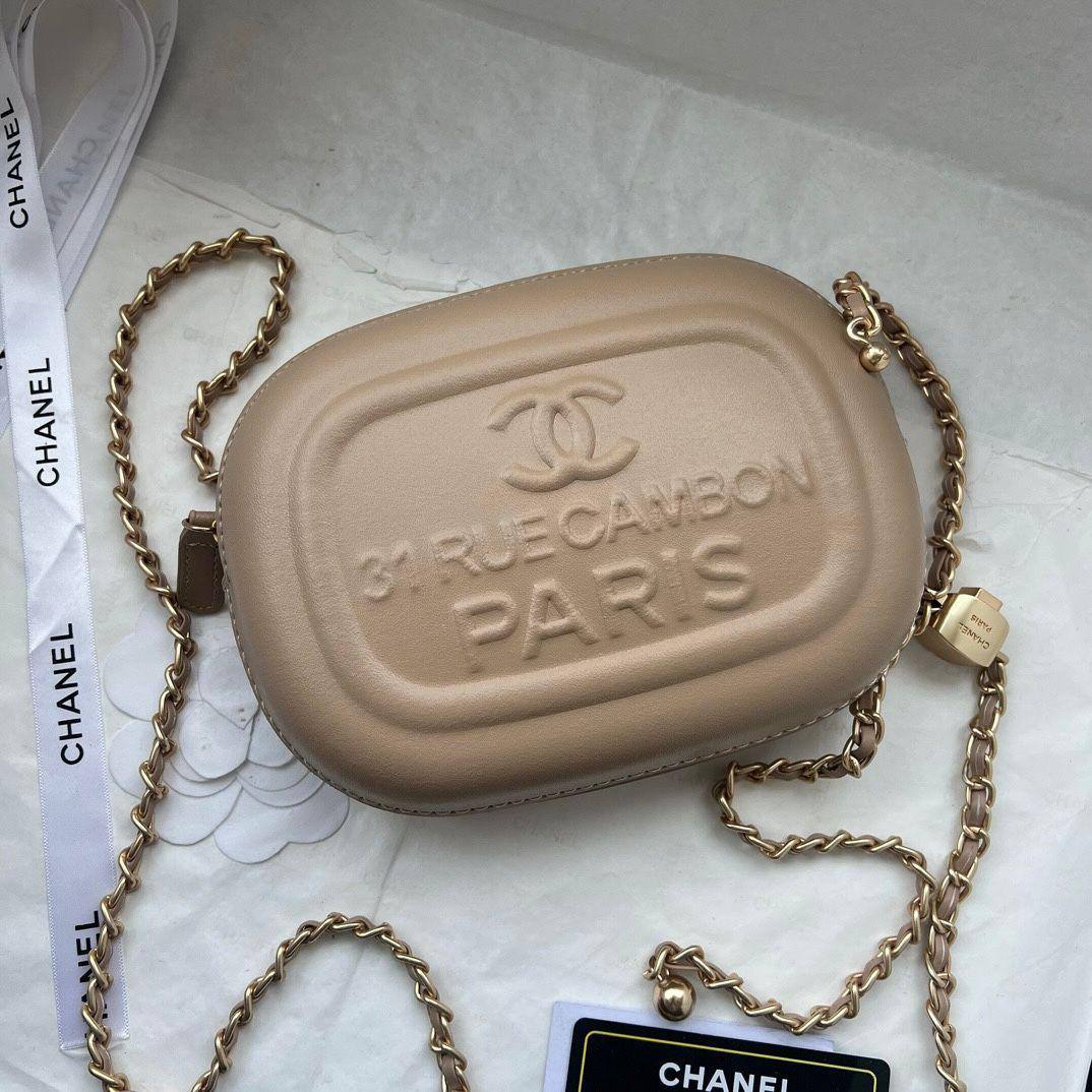 CHANEL
 COPY ONE 
WITH BOX
130 dhs✅

Zain295
♥️♥️♥️