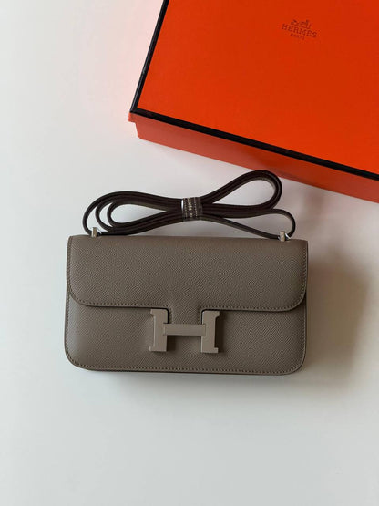 Hermes
constance 23cm 
super Master quality ✅with box📦
480 dhs✅

Zain51
♥️♥️♥️