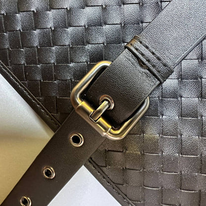 BOTTEGA LAPTOP BAG COPY ONE NEW CAME 
210 dhs🇦🇪🇦🇪

Zain295
♥️♥️♥️