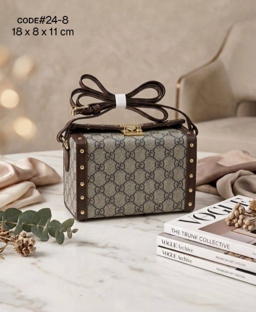 GUCCI ᴛʀᴜɴᴋ ᴄʟᴀssɪᴄ
ᴄʀᴏss ʙᴏᴅʏ ʙᴀɢ
ᴡɪᴛʜ ʟᴏɴɢ ʙᴇʟᴛ sᴛʀᴀᴘ
ɢᴏʟᴅ ʜᴀʀᴅᴡᴀʀᴇ
sɪᴢᴇ: 18 cm

75 dhs🇦🇪

Zain31
♥️♥️♥️