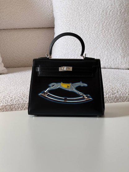 Hermes kelly 25cm💕master quality😍


with box❤️ 
🎁🎁🎁

680 dhs🪙🌨️

Zain51
♥️♥️♥️