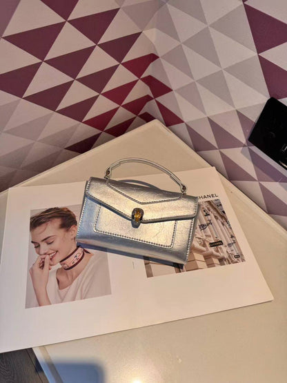 BVLGARI

Best quality 
with box
115 dhs🇦🇪🇦🇪

size 19CM

Zain290
♥️♥️♥️