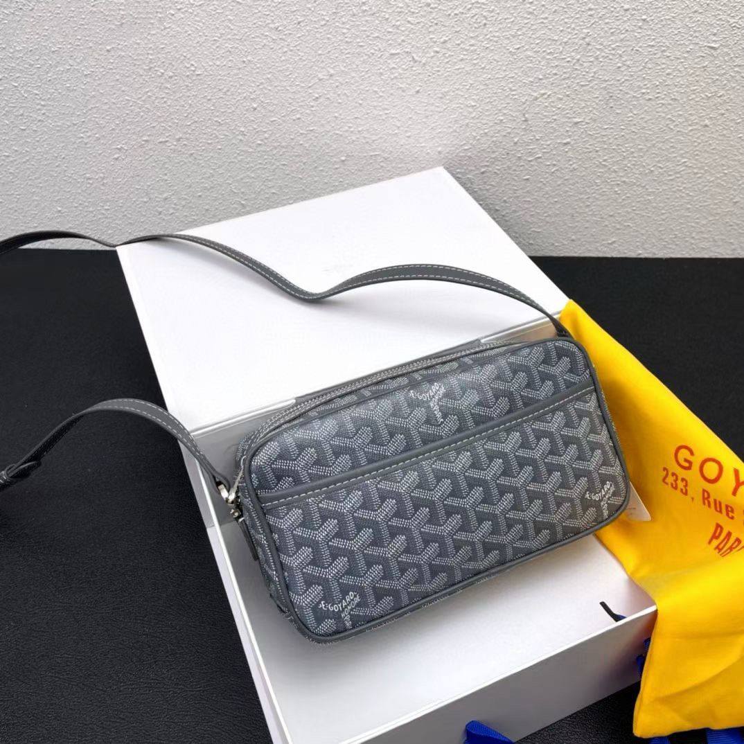 GOYARD 
SLING BAG 
UNISEX HIGH QUALITY 
WITH BOX 
100 dhs✅

Zain39
♥️♥️♥️