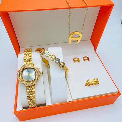 Watches boxes
Chanel
Dior
Gucci
LV

With box 
90 dhs🇦🇪🇦🇪

Zain45 
♥️♥️♥️
