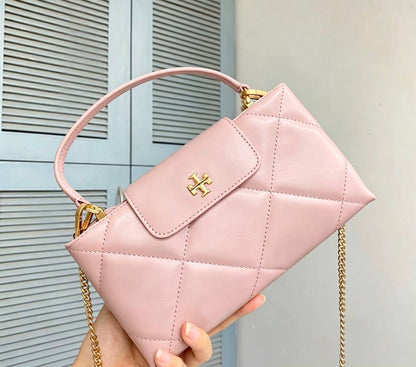 Tory Burch
110 dhs💓
Size：22CM
Material：shiny and mate 
Good-quality with box

Zain35
♥️♥️♥️