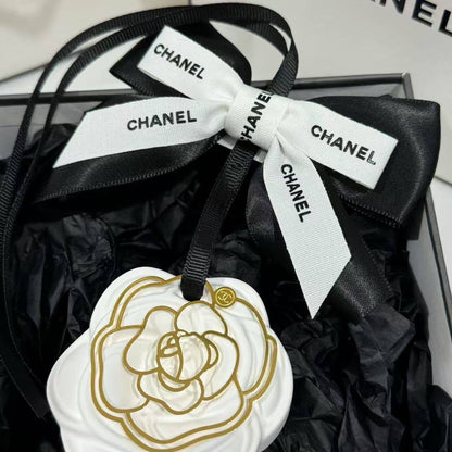 New arrival 
Chanel / Mercedes Benz car accessory with fragrance spray stone 
40 dhs✅

Zain243
♥️♥️♥️