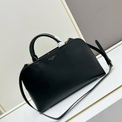 YSL 

COPY ONE 

NEW CAME
 WITH BOX

125 dhs🇦🇪
Zain39
♥️♥️♥️