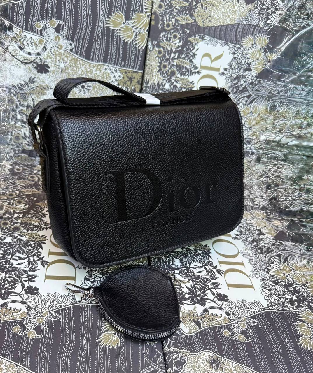 Mens Bags 
70 dhs🇦🇪🇦🇪

Zain93
♥️♥️♥️