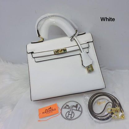 Hermes Kelly
Size : 25 * 20  cm
95 dhs🪙💕
with box 🎁

Zain115
♥️♥️♥️