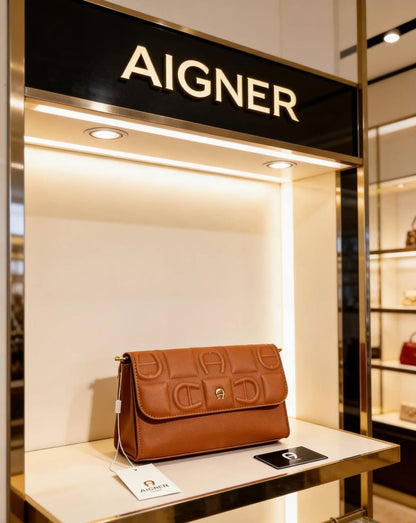 Aigner
90 dhs💛
with box

Zain07
♥️♥️♥️