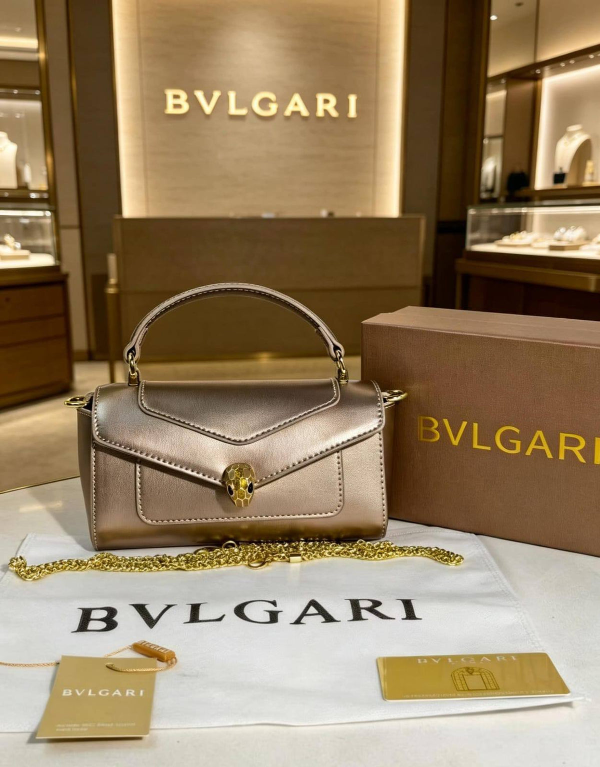 Bvlgari

 have box

115 dhs🇦🇪🇦🇪

Zain07
♥️♥️♥️