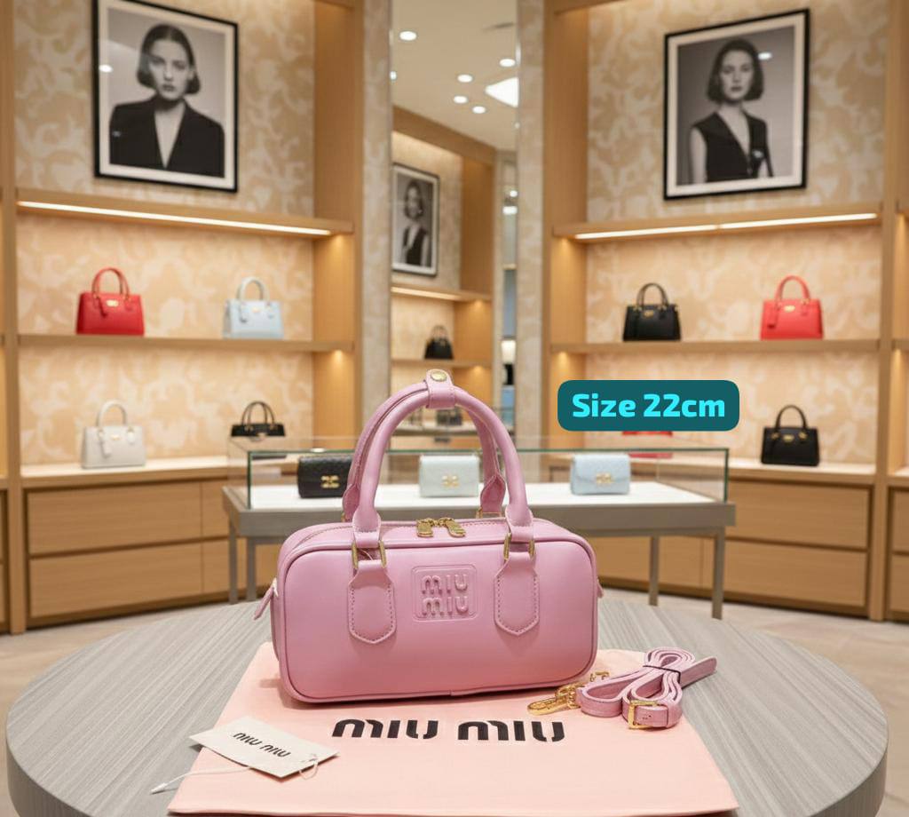 Miu Miu

Good quality 

with box 
🎁🎁🎁

95 dhs❣️

Zain186
♥️♥️♥️