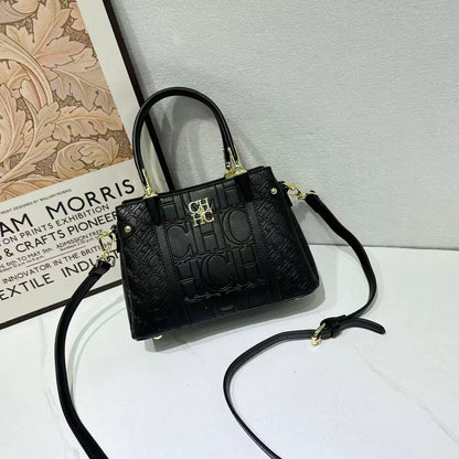 CH
100 dhs✅
size：22cm

Good-quality 

with box
🎁🎁🎁

Zain35
♥️♥️♥️