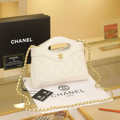 Chanel
90 dhs✅

with box
🎁🎁🎁

Zain143
♥️♥️♥️