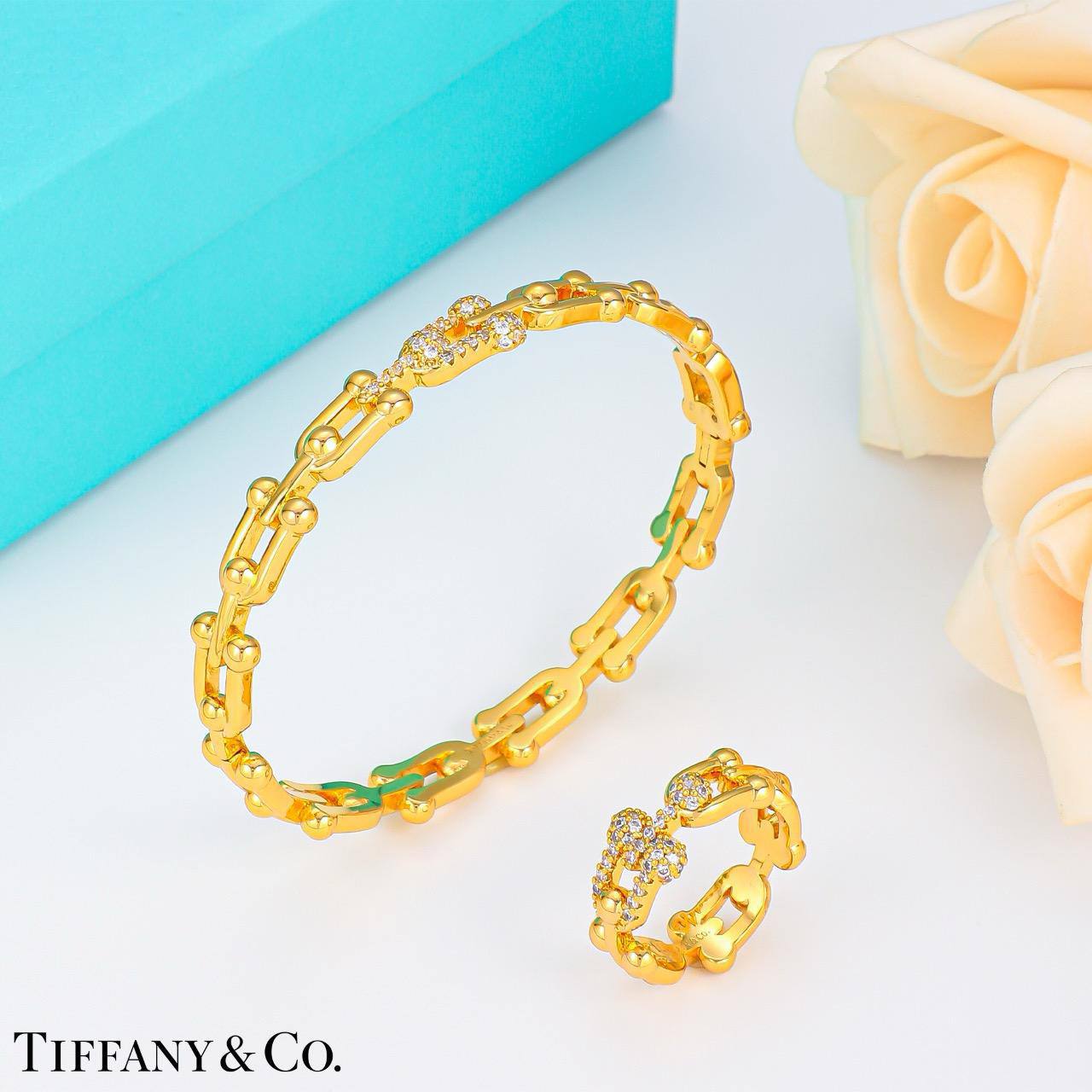 Tiffany set* 💐
Bangle 
Ring 💍 
Master quality  💕

105 dhs🪙🌨️
 normal box 📦

Zain48
♥️♥️♥️