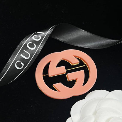 Gucci 💫✨
BROOCH
55 DHS🗽
WITH BOX AND PAPER BAG🎁🛍️

Zain89
♥️♥️♥️