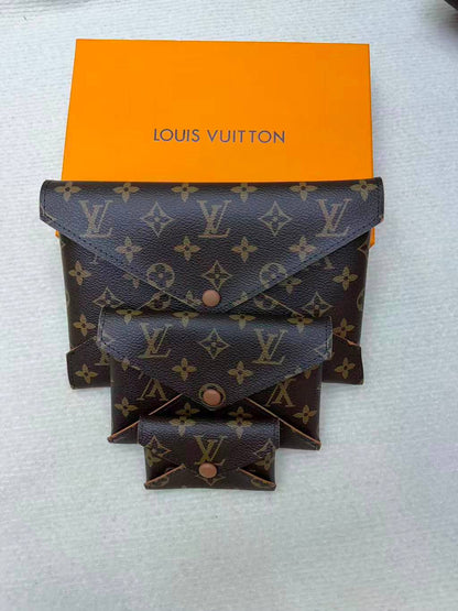 LV     
3in1
Size  26cm/16/10
Withbox
75 dhs🇦🇪🇦🇪

Zain04
♥️♥️♥️