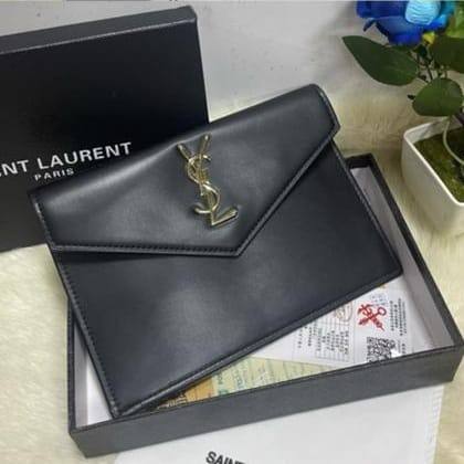 Clutch Bags

60 dhs🗽

with box
🎁🎁🎁

Zain50
♥️♥️♥️