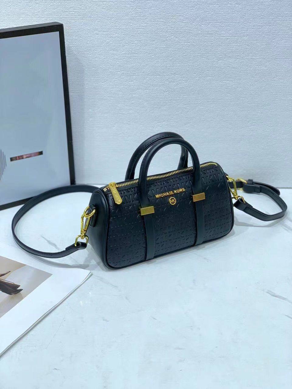 Mk 
90 dhs✅
with box
size 22×7×12cm

Zain213
♥️♥️♥️