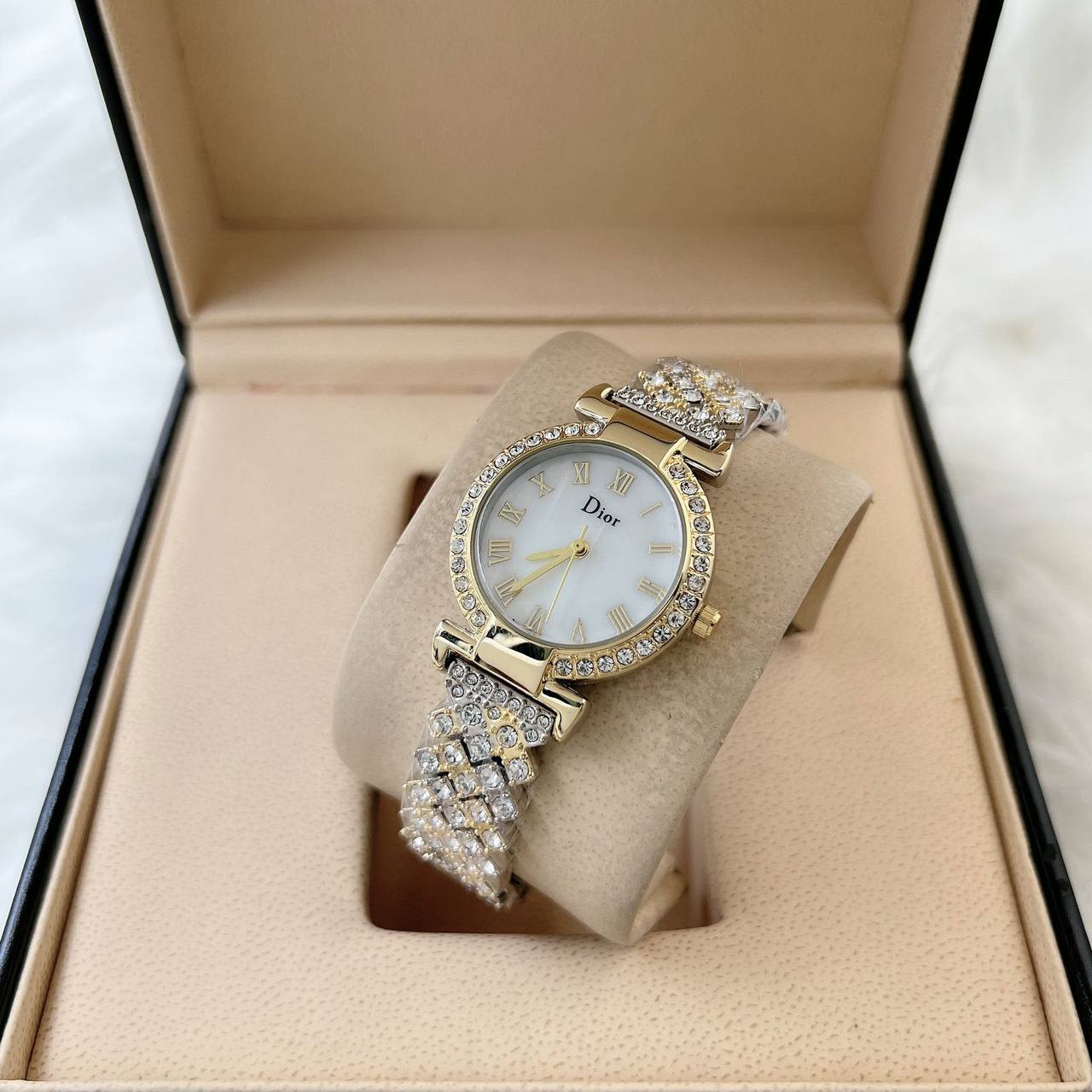 Ladies Watch
60 dhs🇦🇪🇦🇪

Zain45
♥️♥️♥️