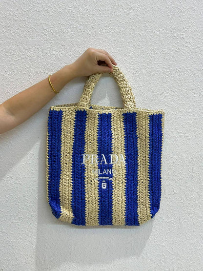 Prada
36cm
85 dhs✅

Zain244
♥️♥️♥️