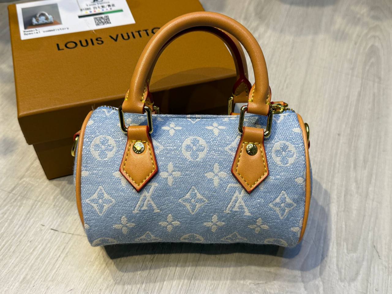LV SPEEDY 

16cm 

with box
🎁🎁🎁

100 dhs✅

Zain44
♥️♥️♥️