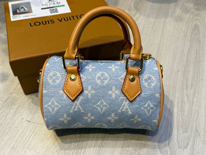 LV SPEEDY 

16cm 

with box
🎁🎁🎁

100 dhs✅

Zain44
♥️♥️♥️