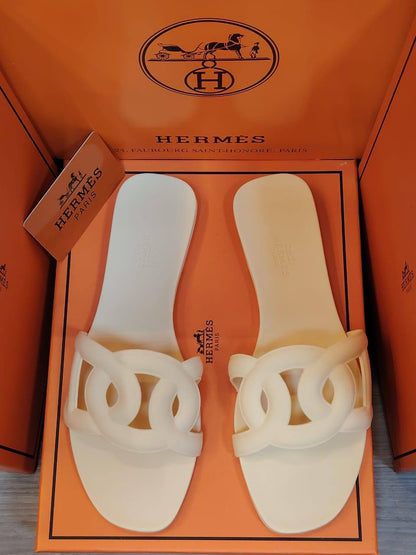Hermes Shoes 
Size 36 To 41 
70 dhs🌺

Zain120
♥️♥️♥️