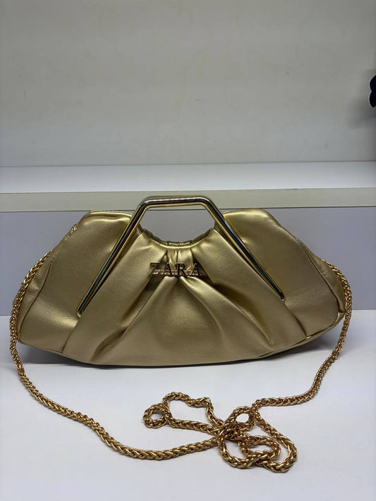 New arrived 
Chloe

85 dhs🇦🇪🇦🇪

Size 25cm
Zain161
♥️♥️♥️