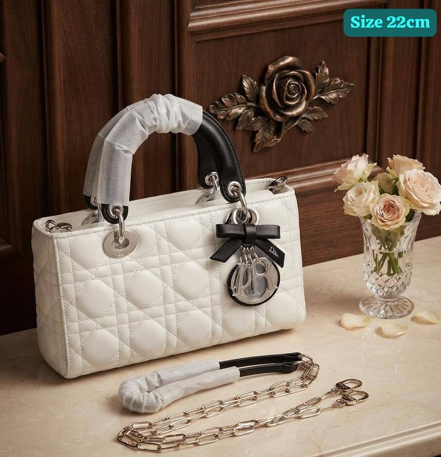 Dior
High quality
With box 
130 dhs🇦🇪🇦🇪

Zain50
♥️♥️♥️