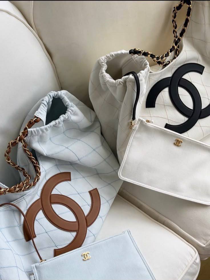 Chanel 💕🥰
Master🌺🌺
43cm🫶🏼🫶🏼 
360 dhs✅

Zain297
♥️♥️♥️