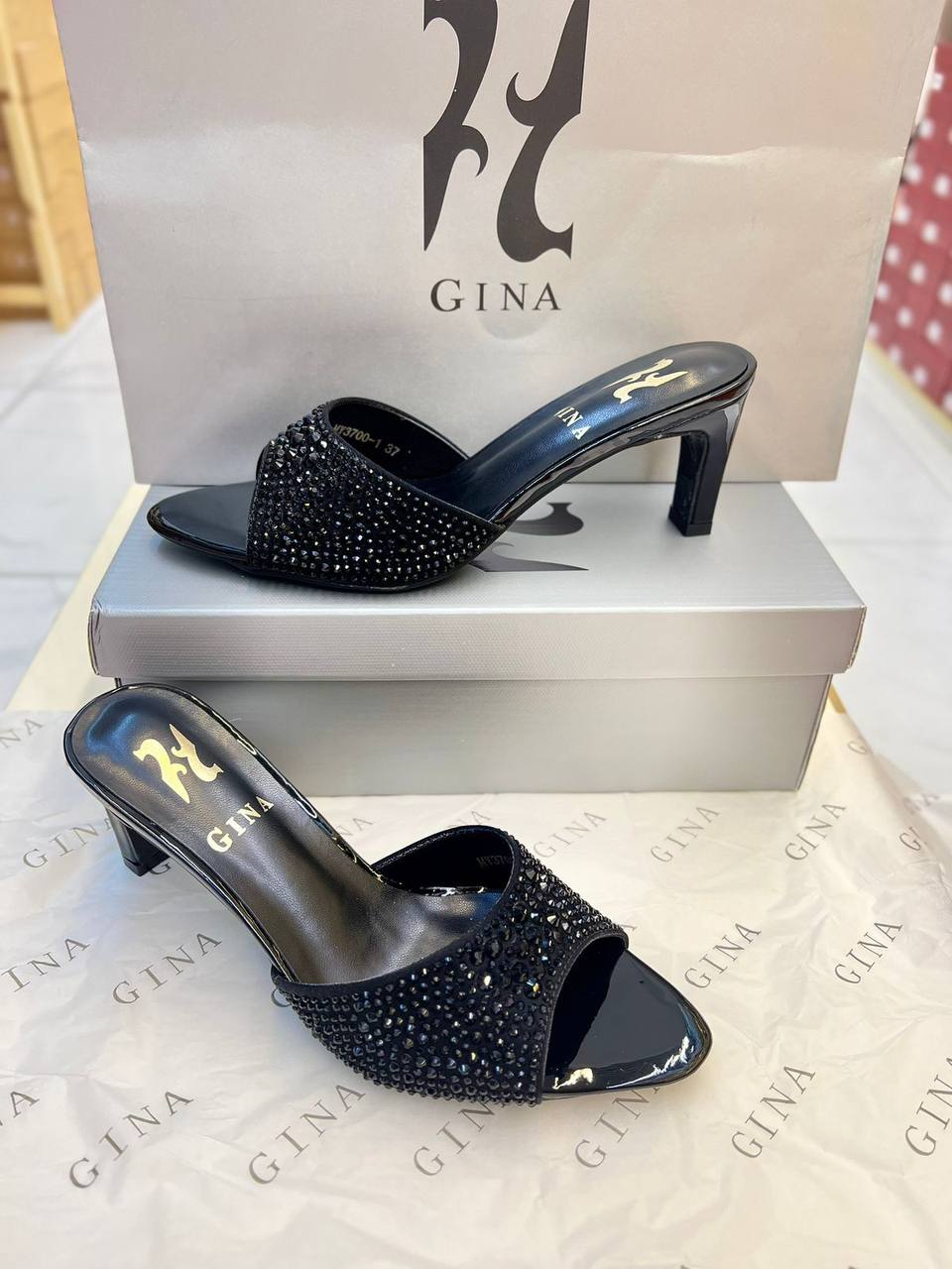 OFFER 😍
Limit Stock ⛔️⛔️
150 dhs🪙🌺
    Size 36-41 available 

Zain88
♥️♥️♥️