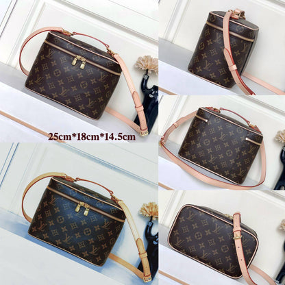 LOUIS VUITTON

 NEW CAME

 GOOD QUALITY 
WITH BOX 

BIG SIZE         105 dhs
MEDUIM SIZE 100 dhs
SMALL SIZE  95 dhs 


Zain39
Zain295
♥️♥️♥️