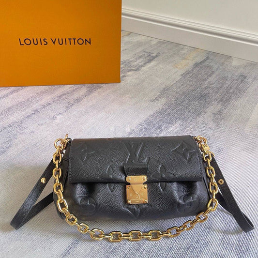 Chanel - LV 
Master ++++
For Price 👇 WTSP Text Zain 0568585901

Zain192
♥️♥️♥️